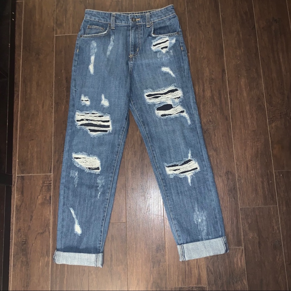 Carmar Distressed Jeans
